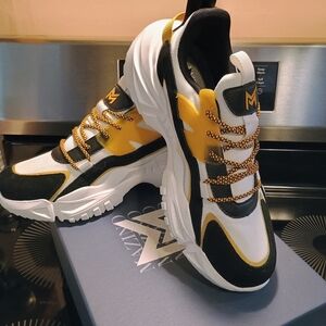 Mazino Men's Dynamic Black and Yellow Sneakers